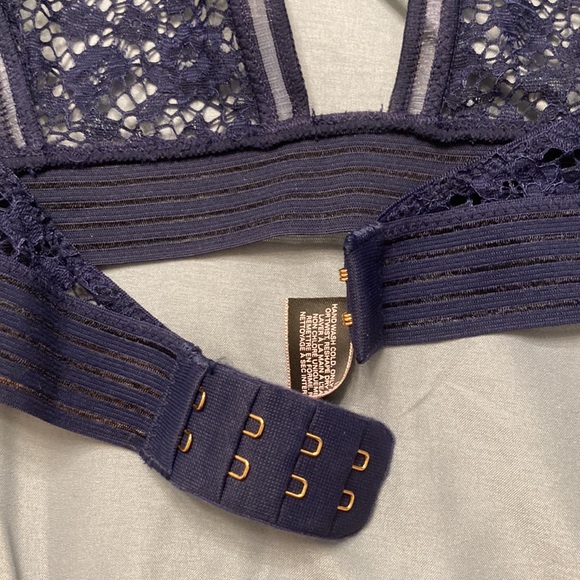 Navy Blue Victoria’s Secret Bralette, Size Small - Picture 4 of 7